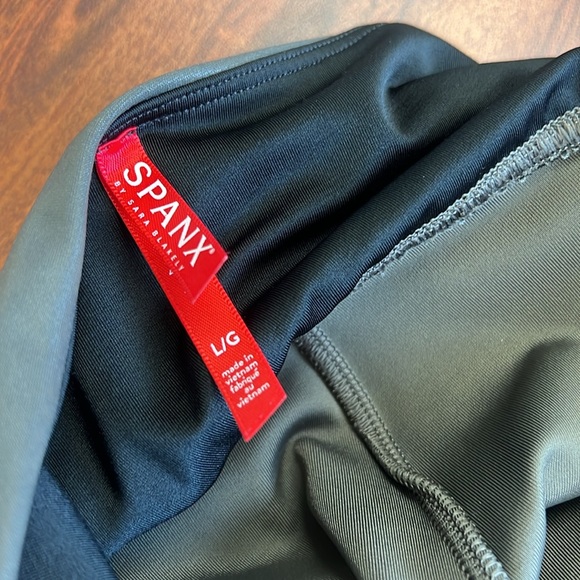 Spanx Faux Leather Moto Leggings gray medium - Picture 9 of 11